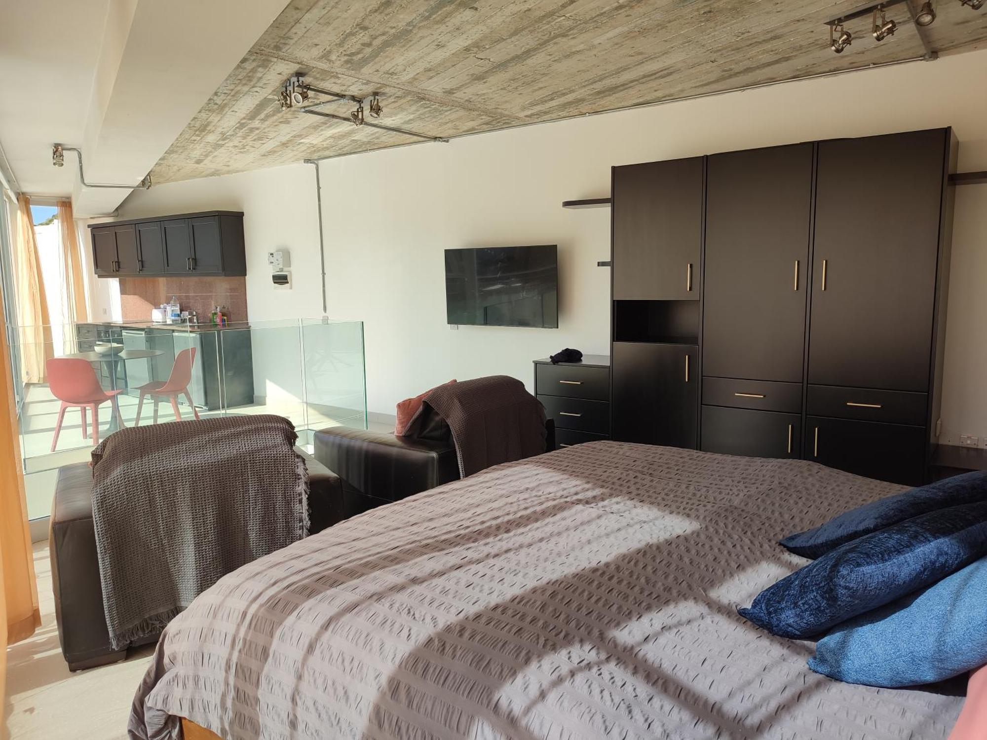 Xlendistays - Centrally Located Seafront Living Holiday Spaces In クレンディ エクステリア 写真